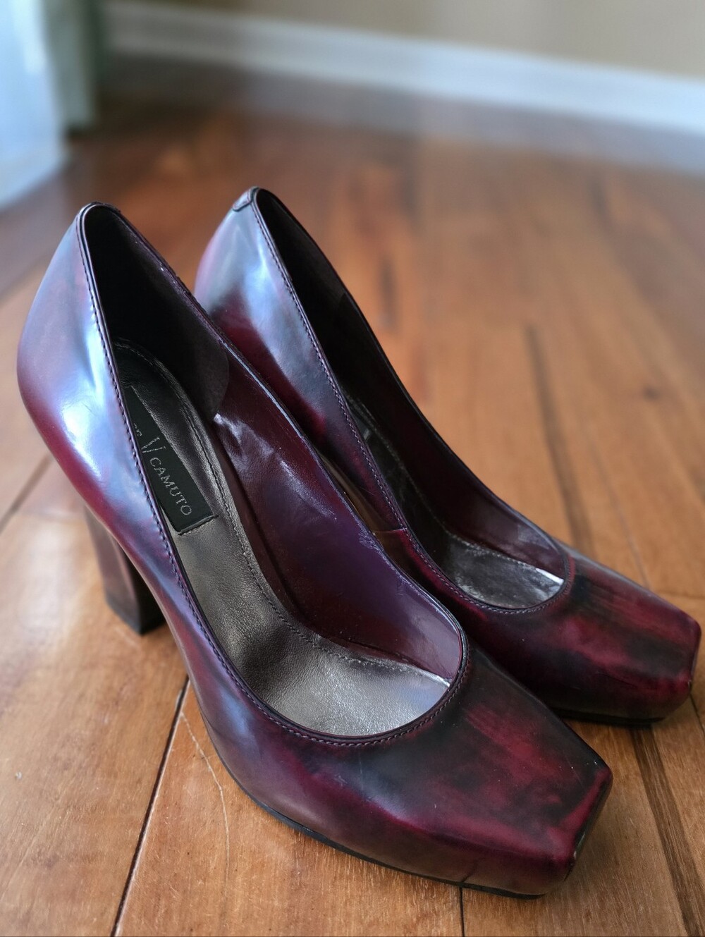 Vince Camuto Size 8.5 Burgundy Black Leather Platform Pumps Square Toe Heels